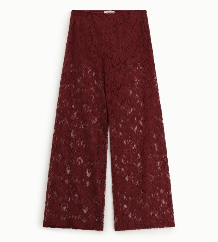 E’ Lace mania: ecco i Capi e gli Accessori in pizzo su cui puntareper look ultra femminili!