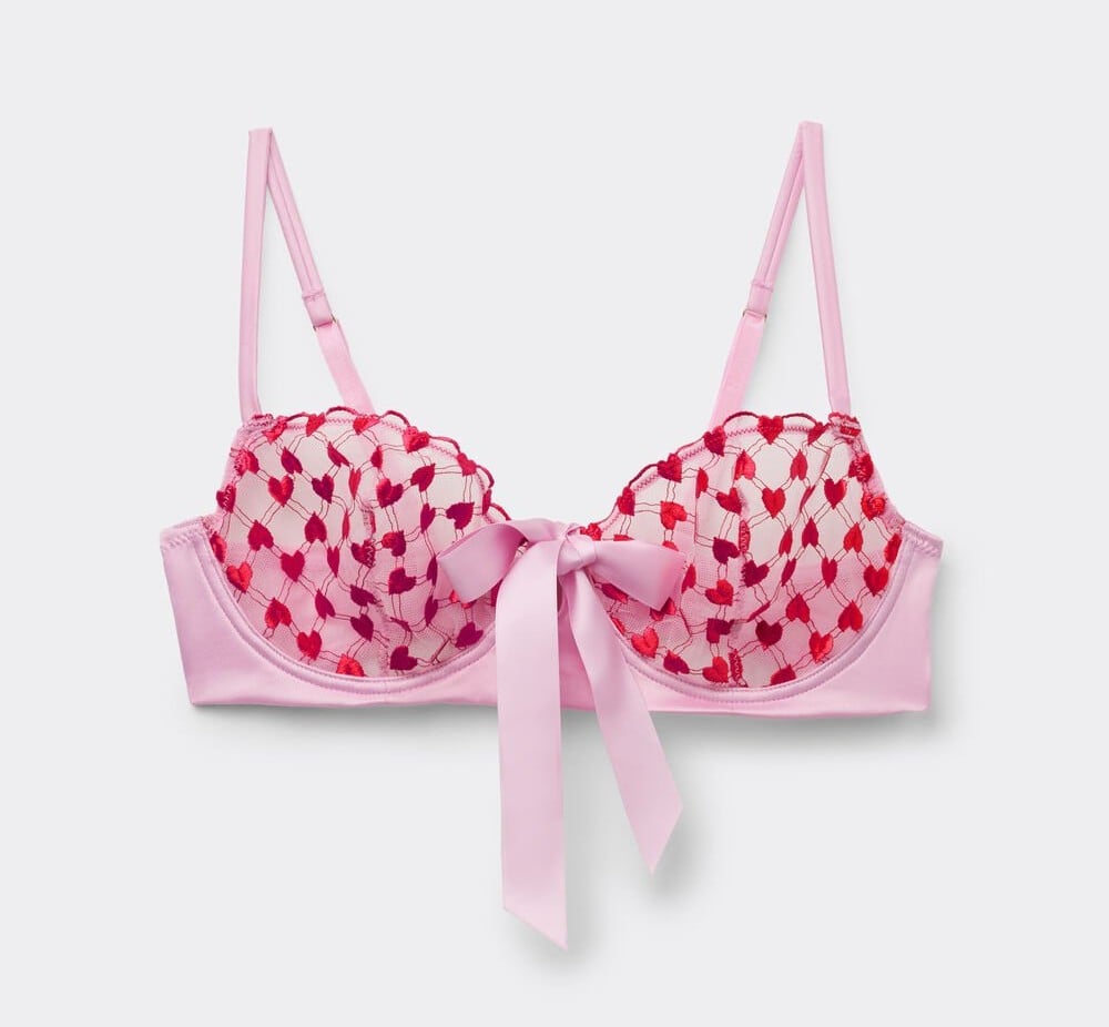Dai gioielli alla lingerie a tema: qui le idee regalo per San Valentino 2026