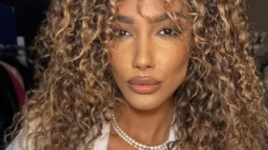 Samira Lui incanta tutti a Striscia la Notizia con un abito ‘smoking’: divina!