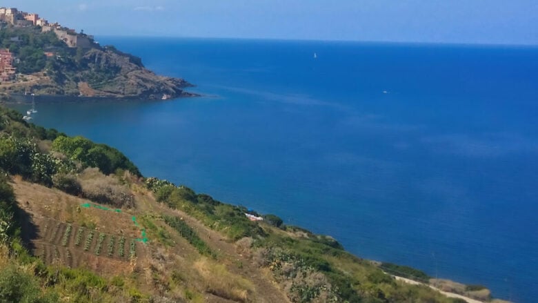 Un borgo della Sardegna affacciato sul mare da visitare questa Primavera