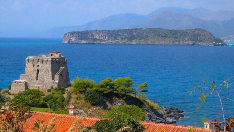 Viaggio sulla Riviera dei Cedri verso un borgo calabro che è una vera bellezza