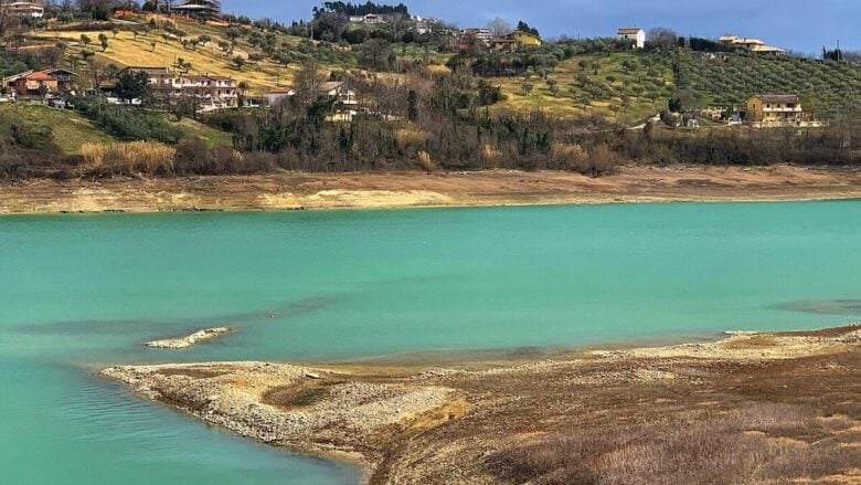 Ecco i borghi abruzzesi sul Lago di Penne da scoprire questa primavera