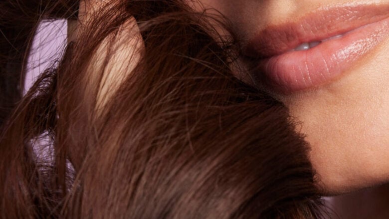 Bye bye capelli danneggiati: ecco 5 maschere riparatrici per una chioma sana