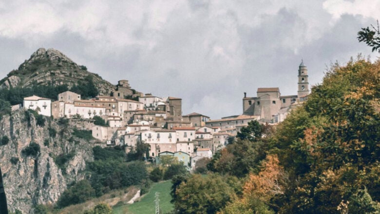 Questo borgo della Lucania è la meta ideale per un dolce weekend di Primavera