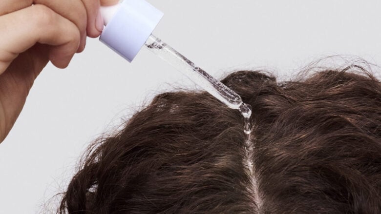 Capelli: qui i sieri anticaduta per una chioma folta e sana!