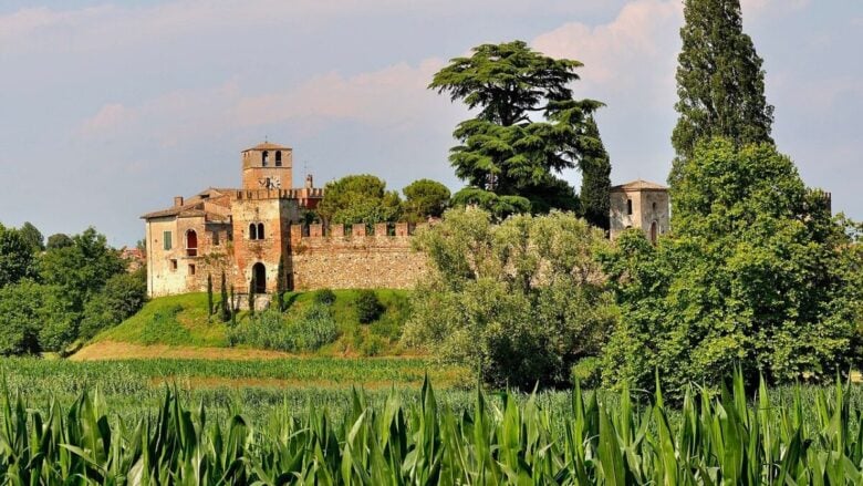 Questo gioiello lombardo è candidato a diventare il Borgo dei Borghi 2026
