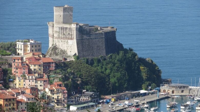 Ecco un borgo ligure che ha stregato perfino Byron, un luogo davvero eccezionale…