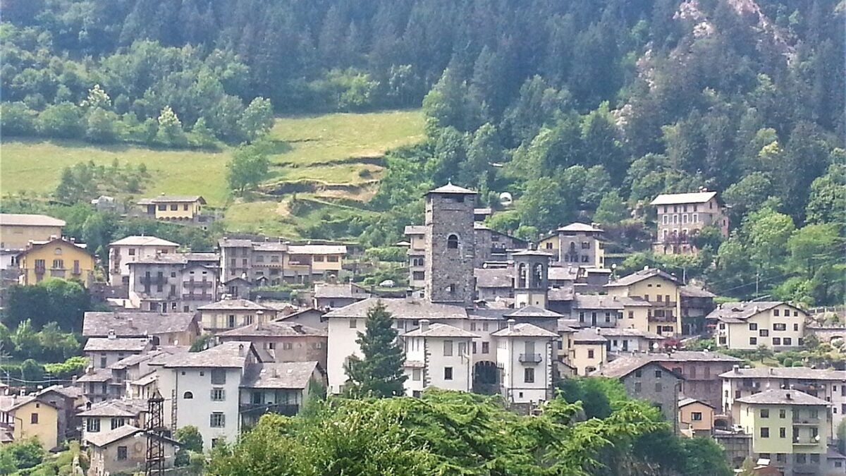 Lo chiamavano “L’acciaio di Milano”, uno splendido borgo lombardo in pietra che riporta indietro nel tempo Lo chiamavano “L’acciaio di Milano”, uno splendido borgo lombardo in pietra che riporta indietro nel tempo