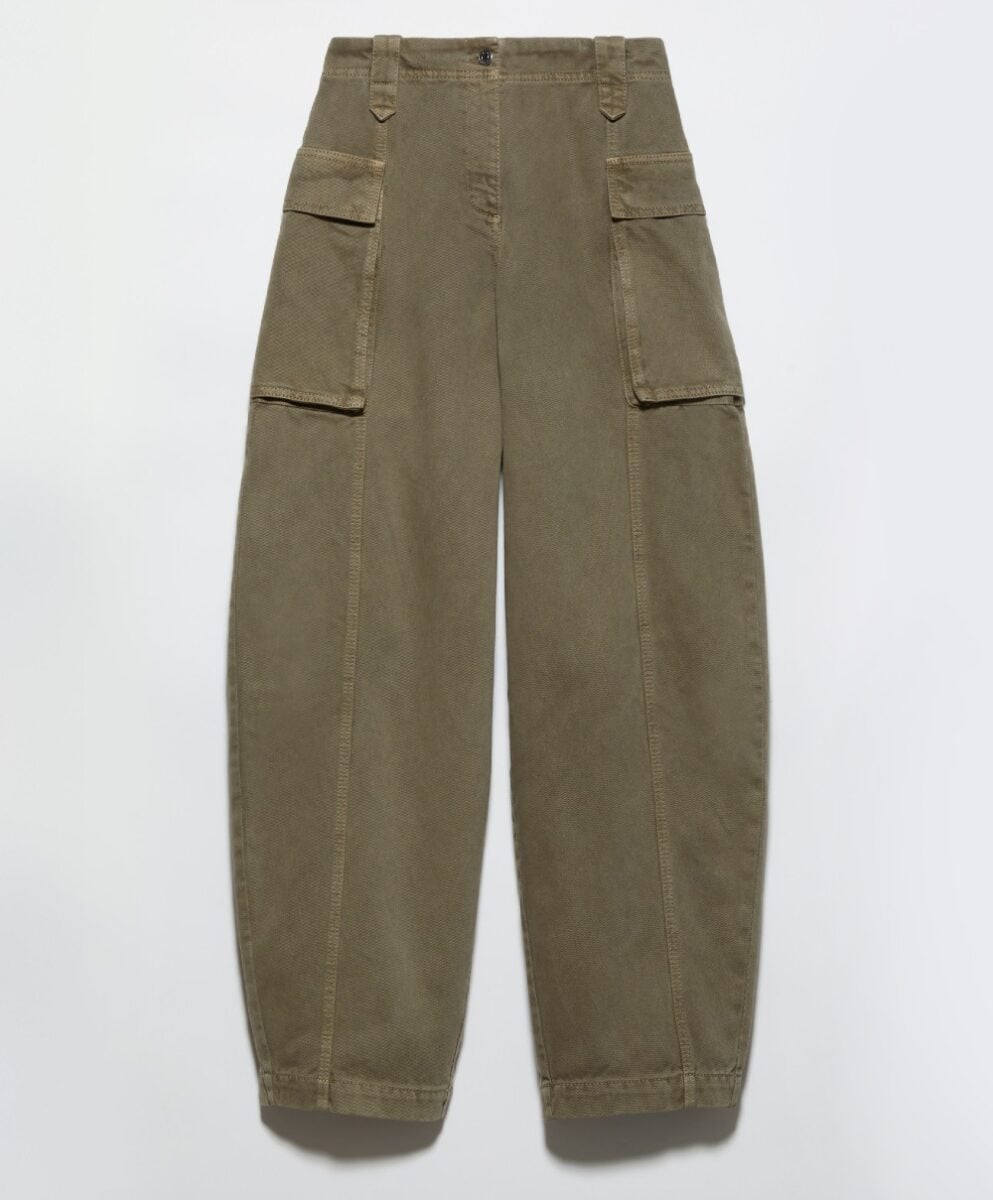 Tanto cool quanto comodi, i Cargo Pants sono i pantaloni del momento!