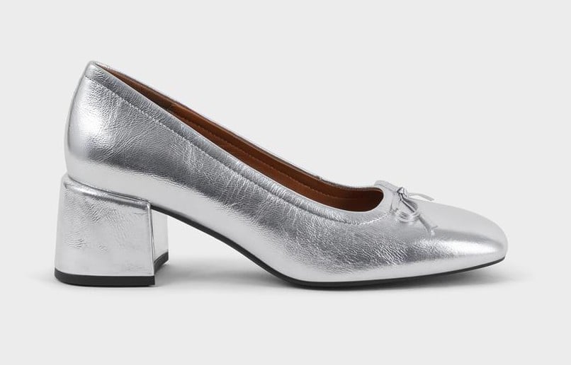 Lo sapevate che le Scarpe argento sono il must have della Primavera 2025?