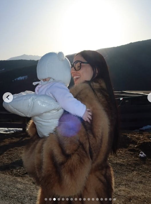 Giulia De Lellis, in montagna con la piccola Priscilla: il dolce scatto sui social!