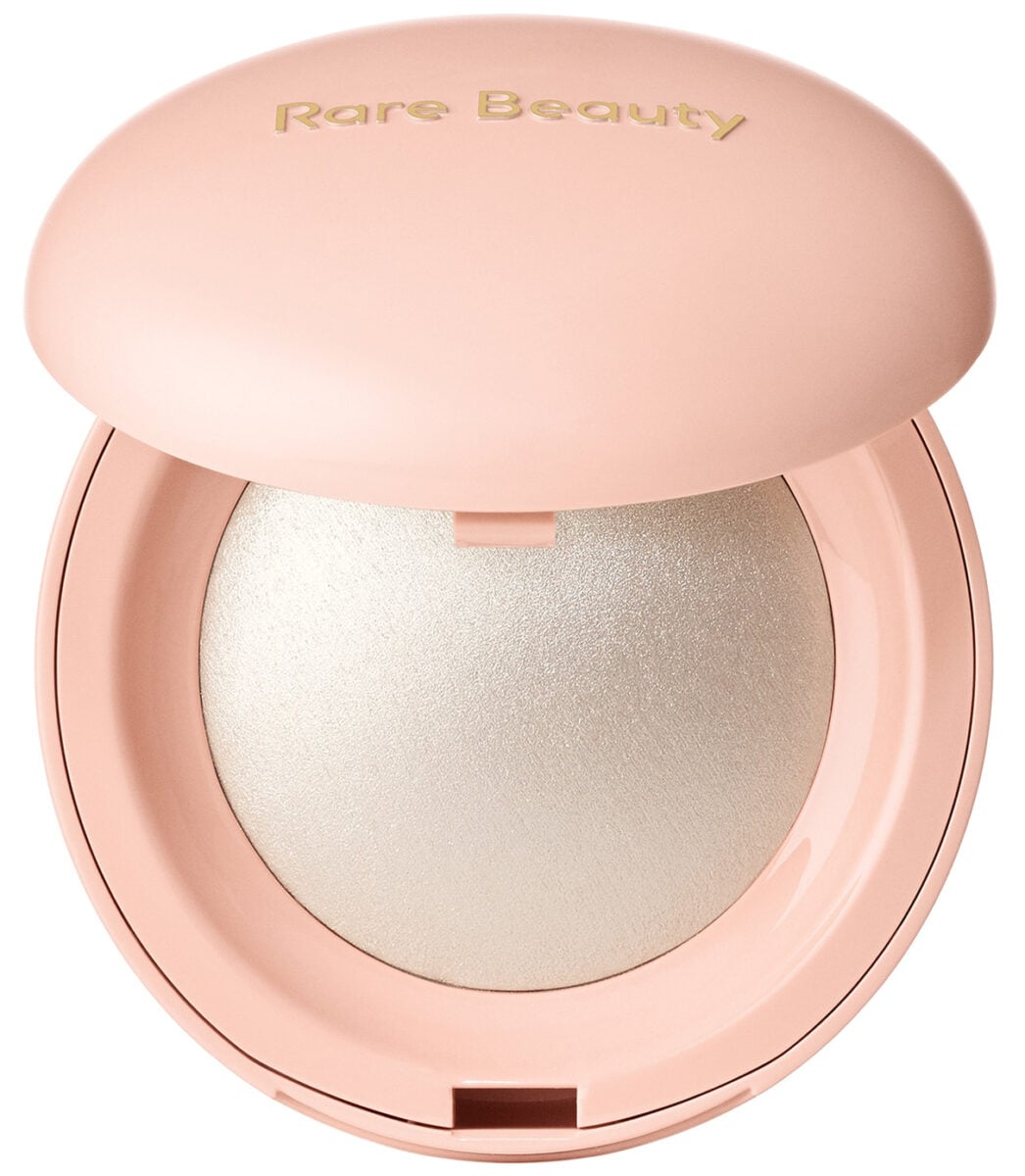 Il segreto per zigomi luminosi? Questi 5 illuminanti dal finish super glow Il segreto per zigomi luminosi? Questi 5 illuminanti dal finish super glow