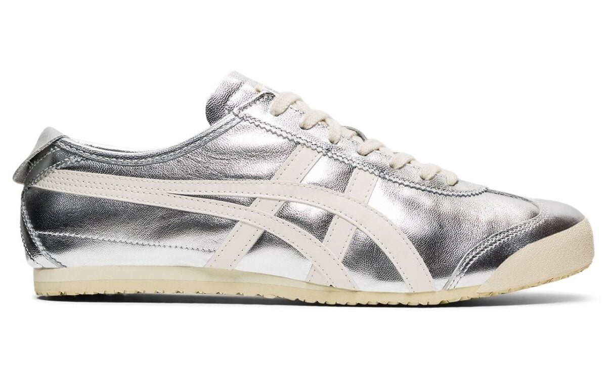 Lo sapevate che le Scarpe argento sono il must have della Primavera 2025?