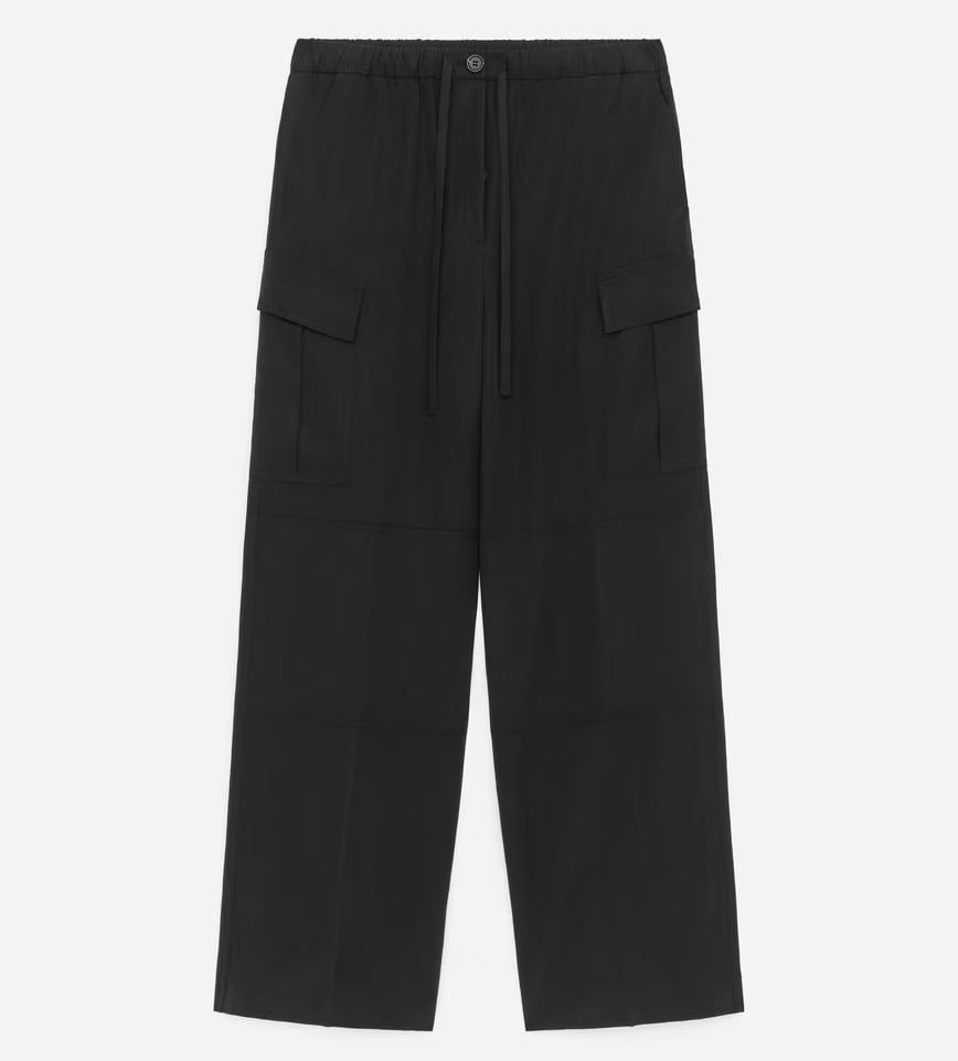 Tanto cool quanto comodi, i Cargo Pants sono i pantaloni del momento!