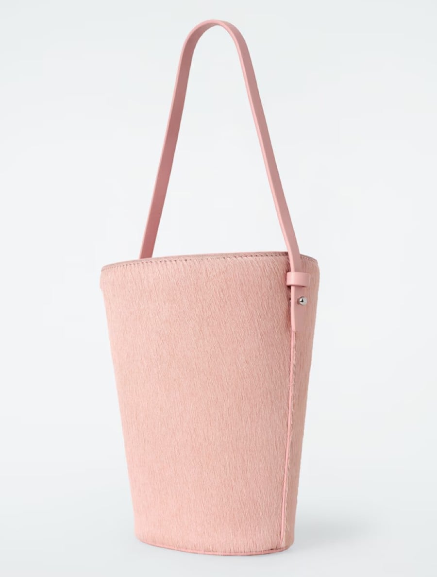 Borse a secchiello: qui i modelli della Primavera 2026 che si fanno notare! Borse a secchiello: qui i modelli della Primavera 2026 che si fanno notare!