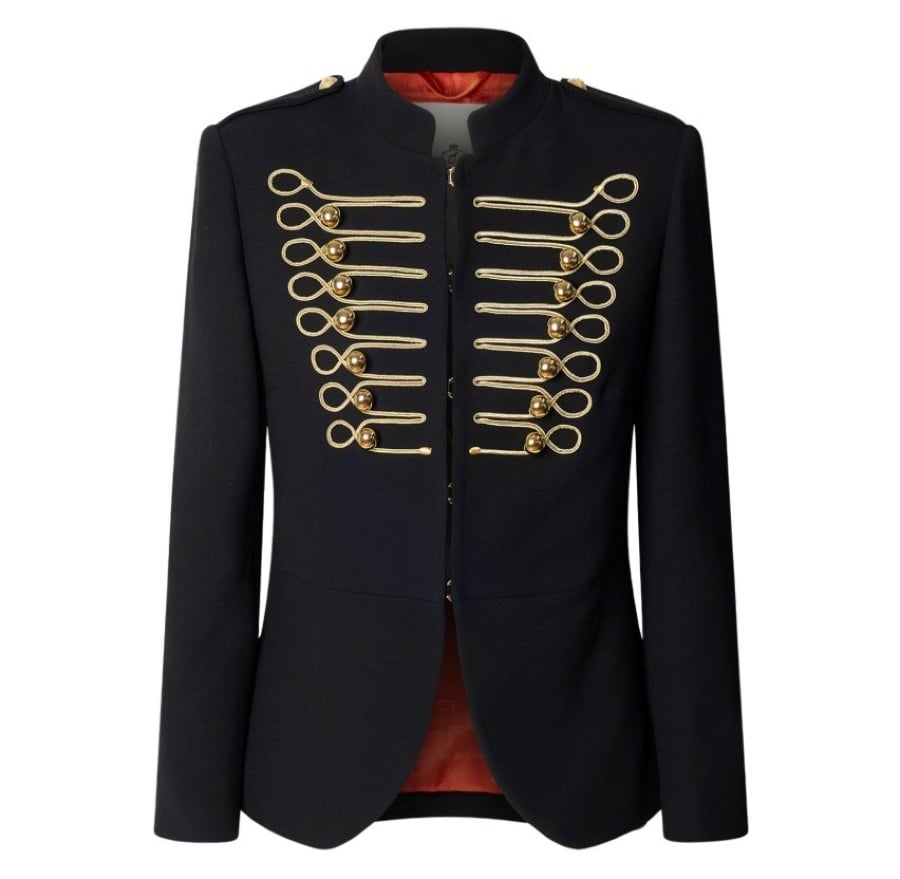 Ricami, alamari e tanto carattere: la Giacca militare è il pezzo chiave della Primavera