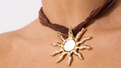 Sono le collane con ciondoli il must have della Primavera 2026, per dei look al top!