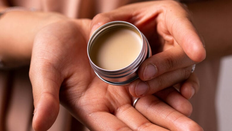 I profumi solidi più validi della Primavera, un piccolo lusso quotidiano