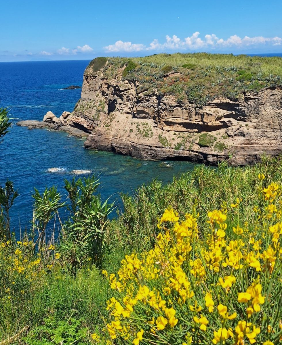 Sembra la Grecia, ma è a due passi da casa: scopri la splendida Isola di Ventotene… Sembra la Grecia, ma è a due passi da casa: scopri la splendida Isola di Ventotene…