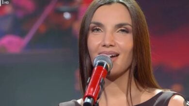 Elettra Lamborghini incanta tutti a Canzonissima con questo Look elegantissimo!