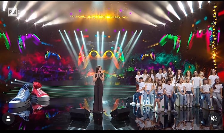 Elettra Lamborghini incanta tutti a Canzonissima con questo Look elegantissimo! Elettra Lamborghini incanta tutti a Canzonissima con questo Look elegantissimo!