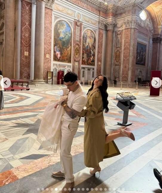 Giulia De Lellis, cosa ha indossato per il battesimo di sua figlia Priscilla FOTO