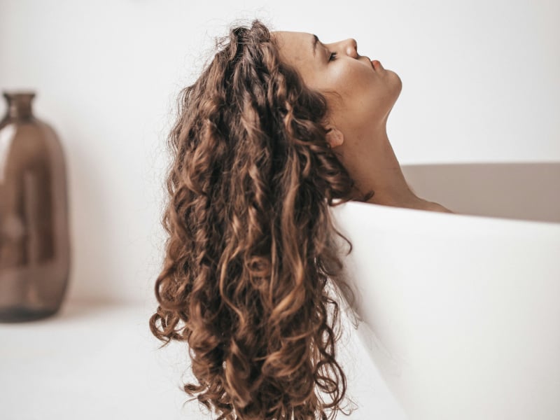 5 consigli infallibili per dire addio ai capelli secchi in menopausa