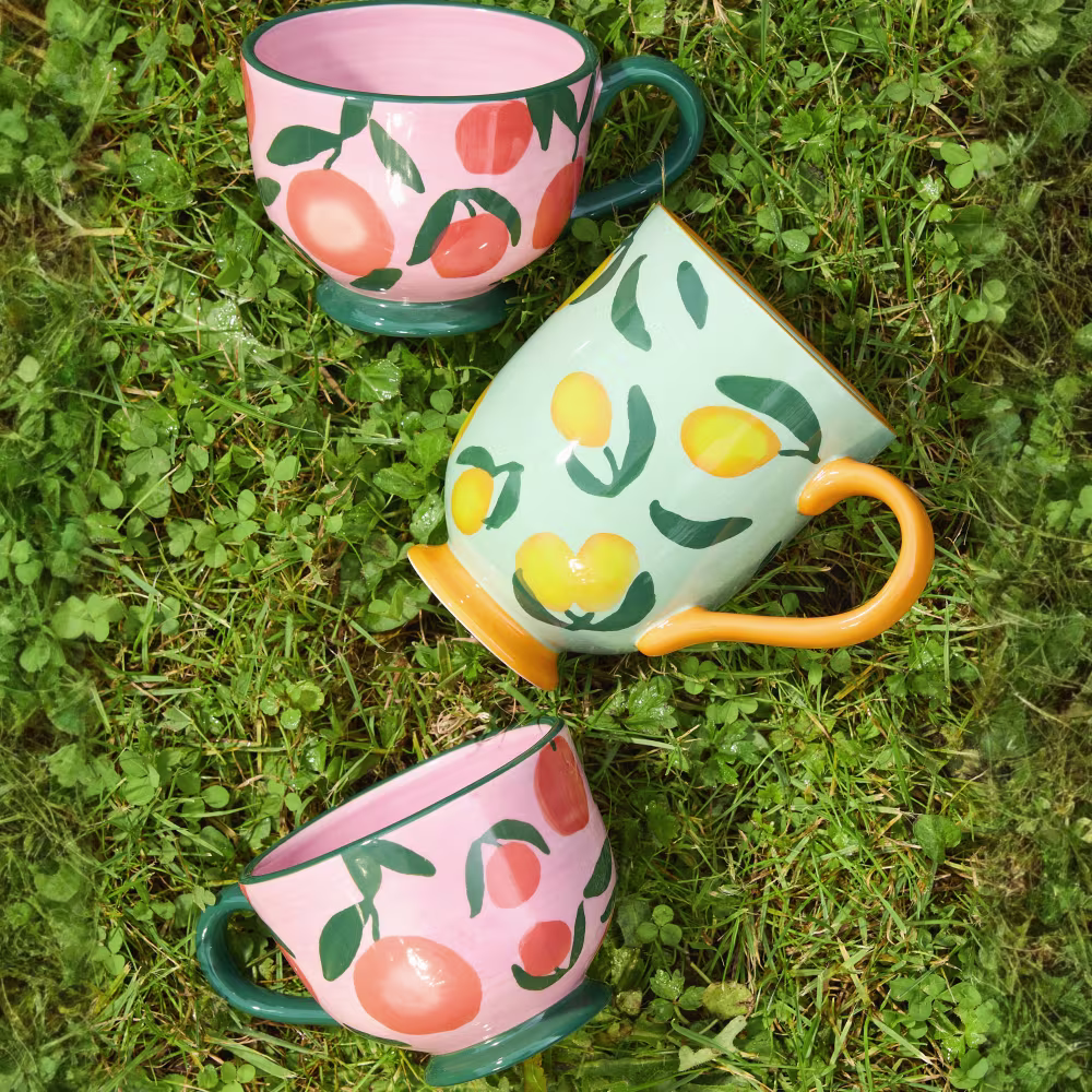 Una tavola piena di colore con le novità Maisons du Monde