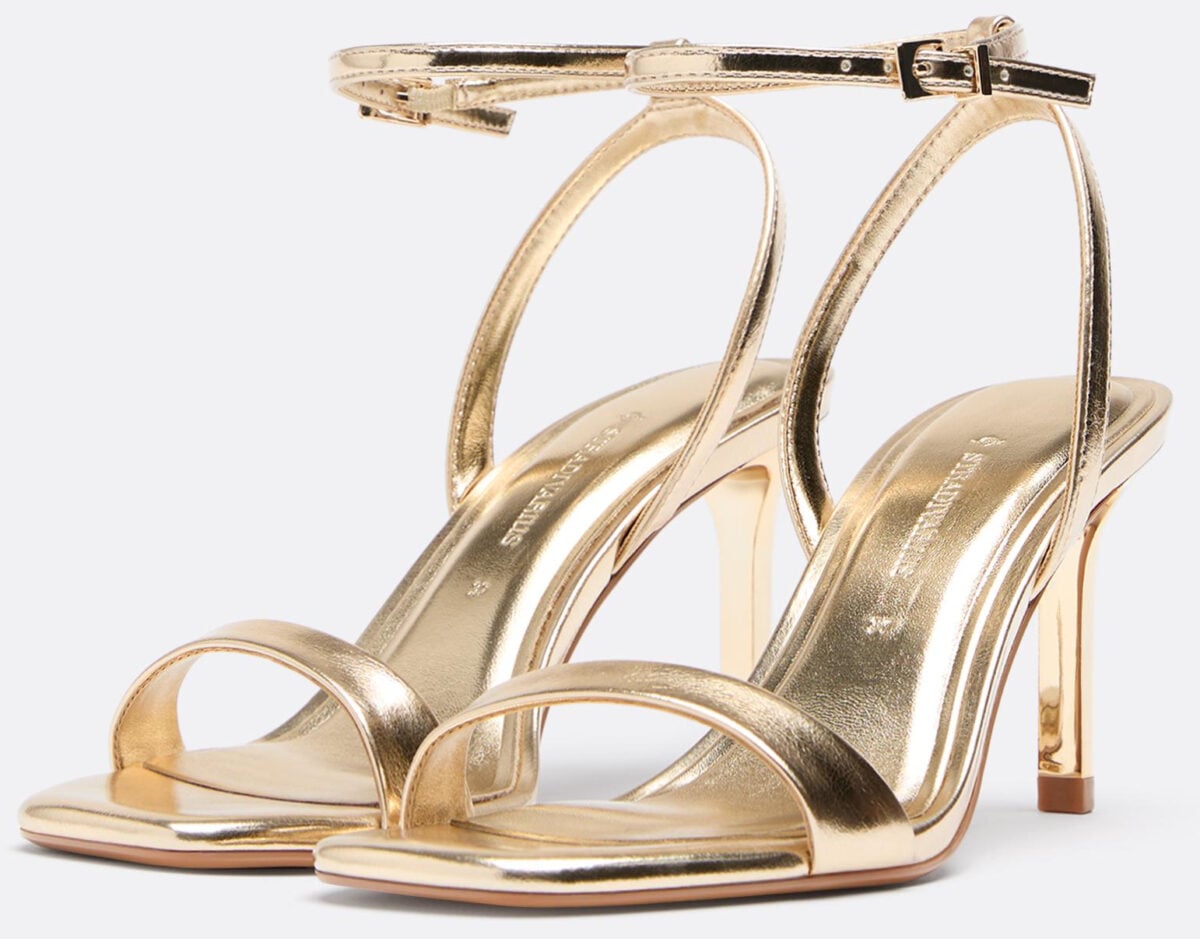 Qui i sandali oro che ogni fashion addicted dovrebbe avere nell’armadio Qui i sandali oro che ogni fashion addicted dovrebbe avere nell’armadio