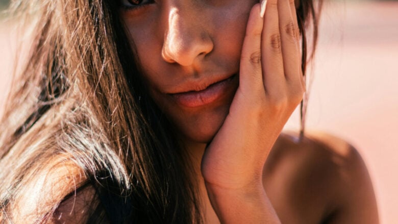 Sogni una pelle baciata dal sole? Ecco 5 gocce autoabbronzanti viso per un colorito sano e bello