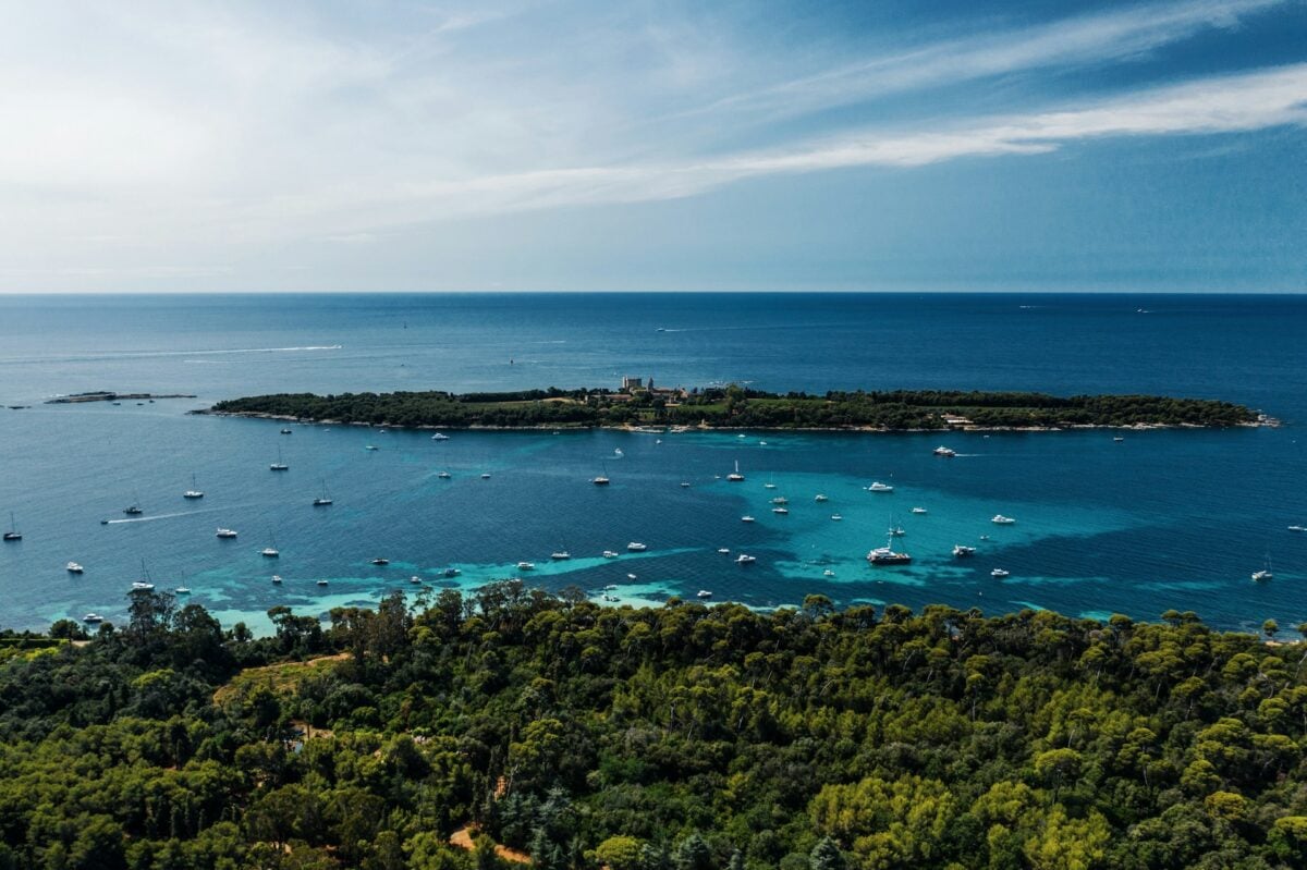 Sei a Cannes per il Festival del Cinema? Devi assolutamente concederti una gita alle Isole di Lérins Sei a Cannes per il Festival del Cinema? Devi assolutamente concederti una gita alle Isole di Lérins