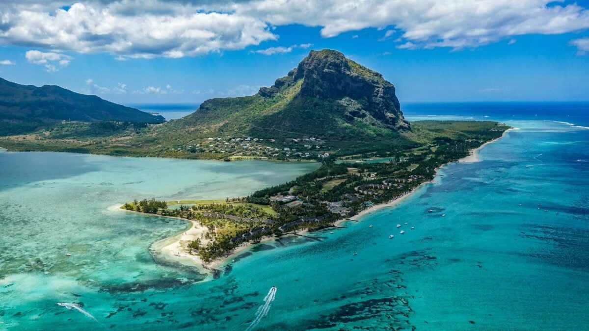 Giugno in vacanza: 5 mete nel mondo dove trovare clima perfetto, giornate lunghe e meno folla Giugno in vacanza: 5 mete nel mondo dove trovare clima perfetto, giornate lunghe e meno folla
