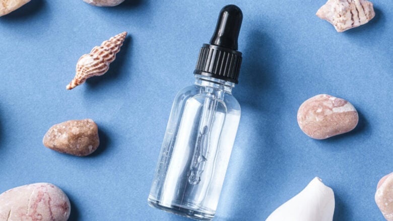 Proteggono e idratano: i sieri viso con SPF più validi dell’Estate 2026