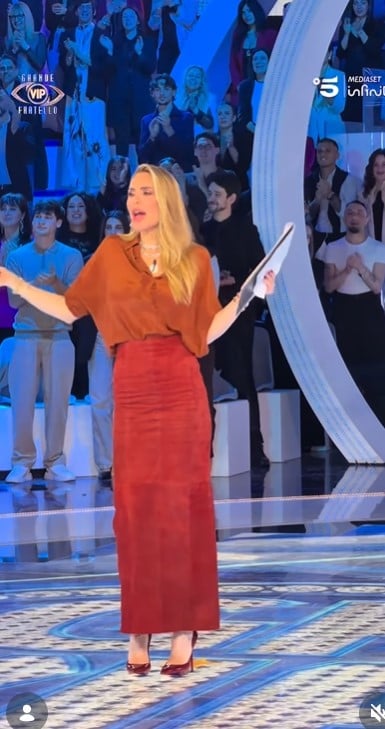 Ilary Blasi cambia Look al Grande Fratello Vip: ecco cosa ha indossato ieri sera!