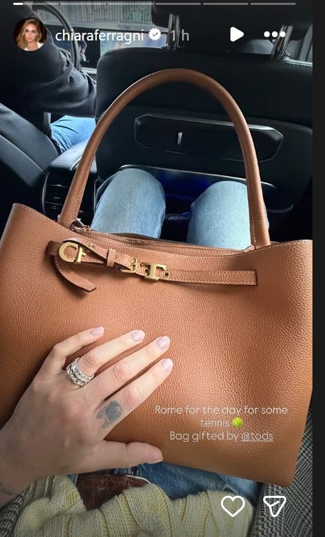Chiara Ferragni mostra la sua borsa perfetta per tutti i giorni: il nuovo must di stagione! Chiara Ferragni mostra la sua borsa perfetta per tutti i giorni: il nuovo must di stagione!