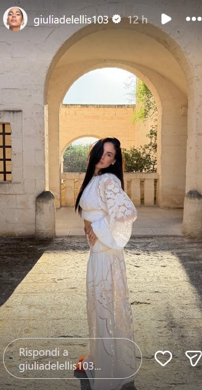 Giulia De Lellis sfoggia il coordinato in lino e pizzo perfetto per l’estate: scoprilo qui! Giulia De Lellis sfoggia il coordinato in lino e pizzo perfetto per l’estate: scoprilo qui!