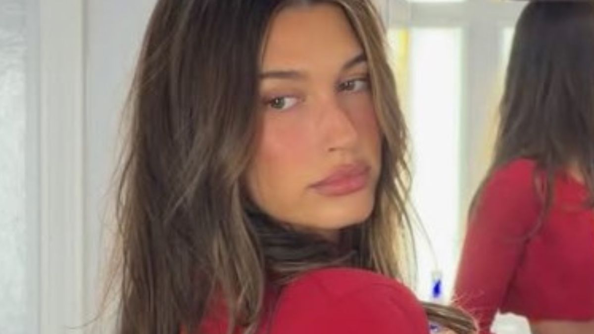 Hailey Bieber è il volto della nuova collezione Summer 2026 di Mango Hailey Bieber è il volto della nuova collezione Summer 2026 di Mango