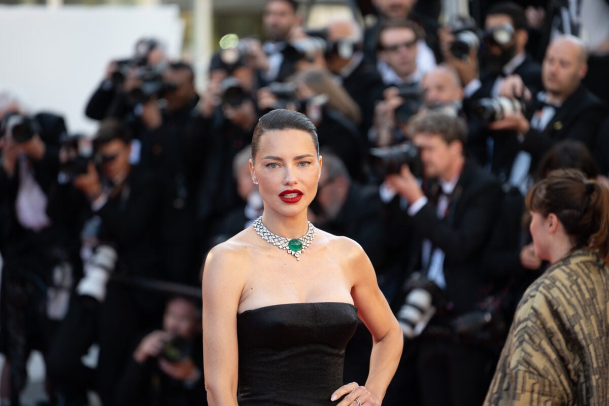 Cannes 2026, il make up delle Star da rifare a Casa: da Adriana Lima a Chiara Ferragni tutti i trucchi da copiare Cannes 2026, il make up delle Star da rifare a Casa: da Adriana Lima a Chiara Ferragni tutti i trucchi da copiare