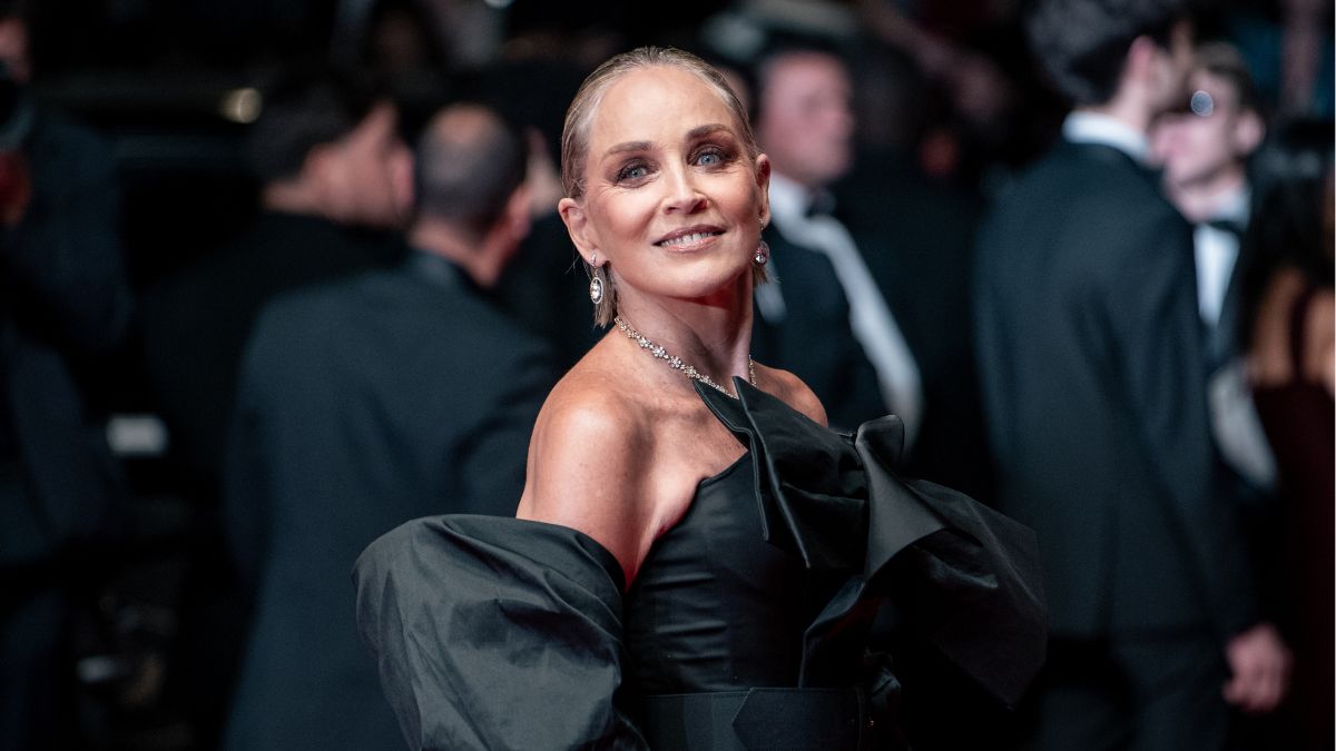 Sharon Stone è la regina indiscussa di Cannes 2026: ma guarda qui cosa nasconde il suo Look! Sharon Stone è la regina indiscussa di Cannes 2026: ma guarda qui cosa nasconde il suo Look!