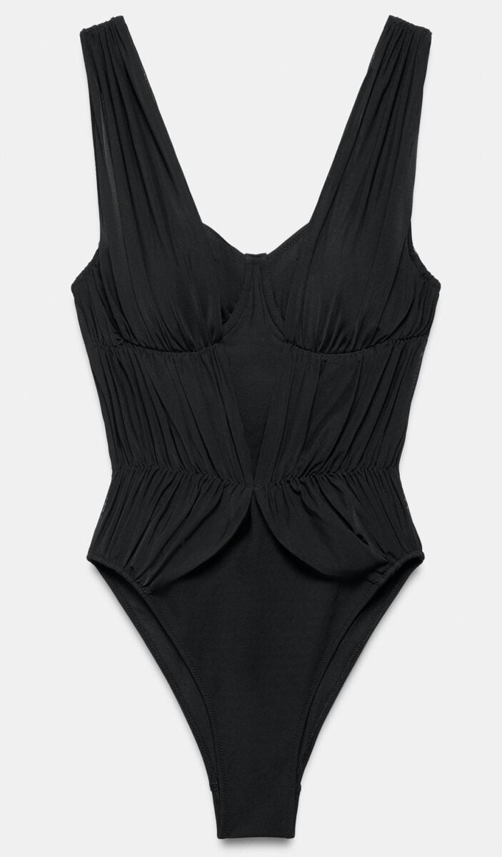 I costumi interi più sensuali e trendy dell’Estate 2026 sono firmati Zara. L’ultimo è il più desiderato del momento! I costumi interi più sensuali e trendy dell’Estate 2026 sono firmati Zara. L’ultimo è il più desiderato del momento!