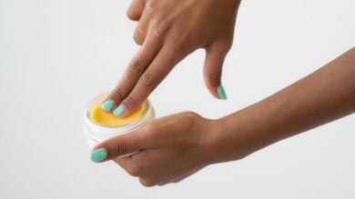 Il burro struccante è l’alleato skincare (anche) dell’Estate, per una pelle al top