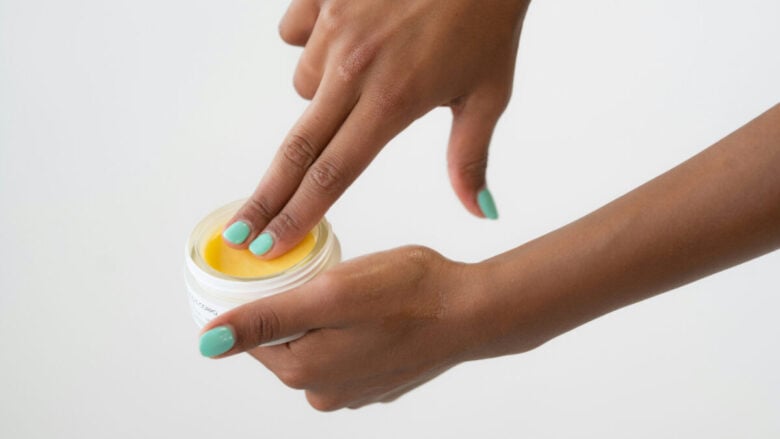 Il burro struccante è l’alleato skincare (anche) dell’Estate, per una pelle al top