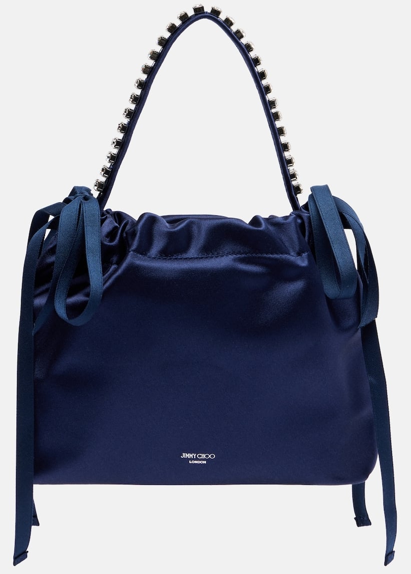 Non è Estate senza una borsa blu oltre oceano, l’accessorio che sta dettando tendenza Non è Estate senza una borsa blu oltre oceano, l’accessorio che sta dettando tendenza