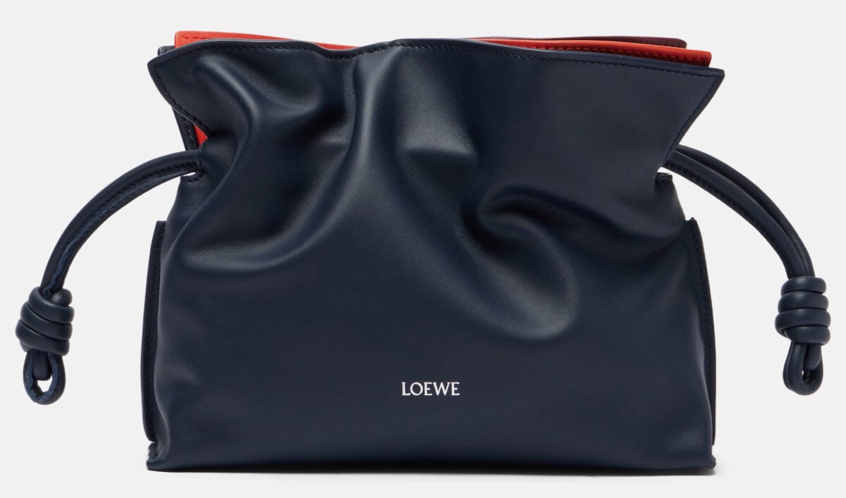 Non è Estate senza una borsa blu oltre oceano, l’accessorio che sta dettando tendenza Non è Estate senza una borsa blu oltre oceano, l’accessorio che sta dettando tendenza