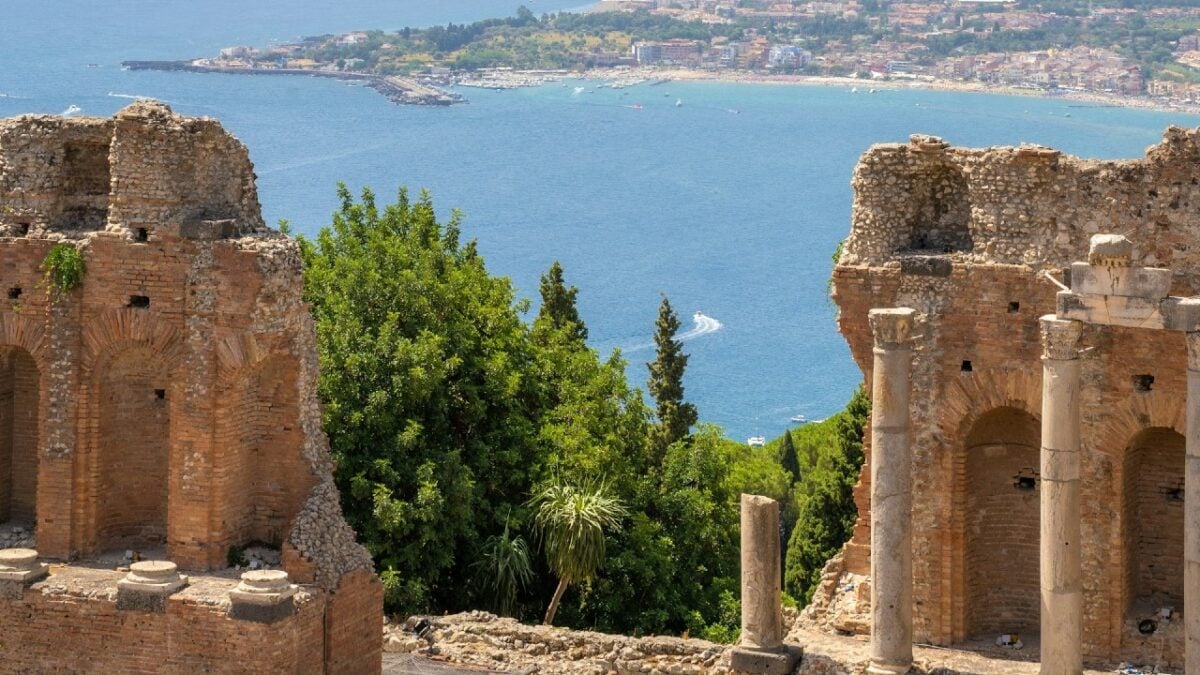 Weekend di giugno a Taormina: cosa fare e vedere in 2 giorni nella splendida città siciliana Weekend di giugno a Taormina: cosa fare e vedere in 2 giorni nella splendida città siciliana