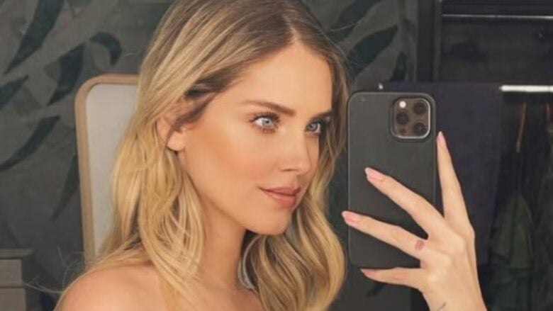 Chiara Ferragni vola in montagna con il top di super tendenza per questa stagione!