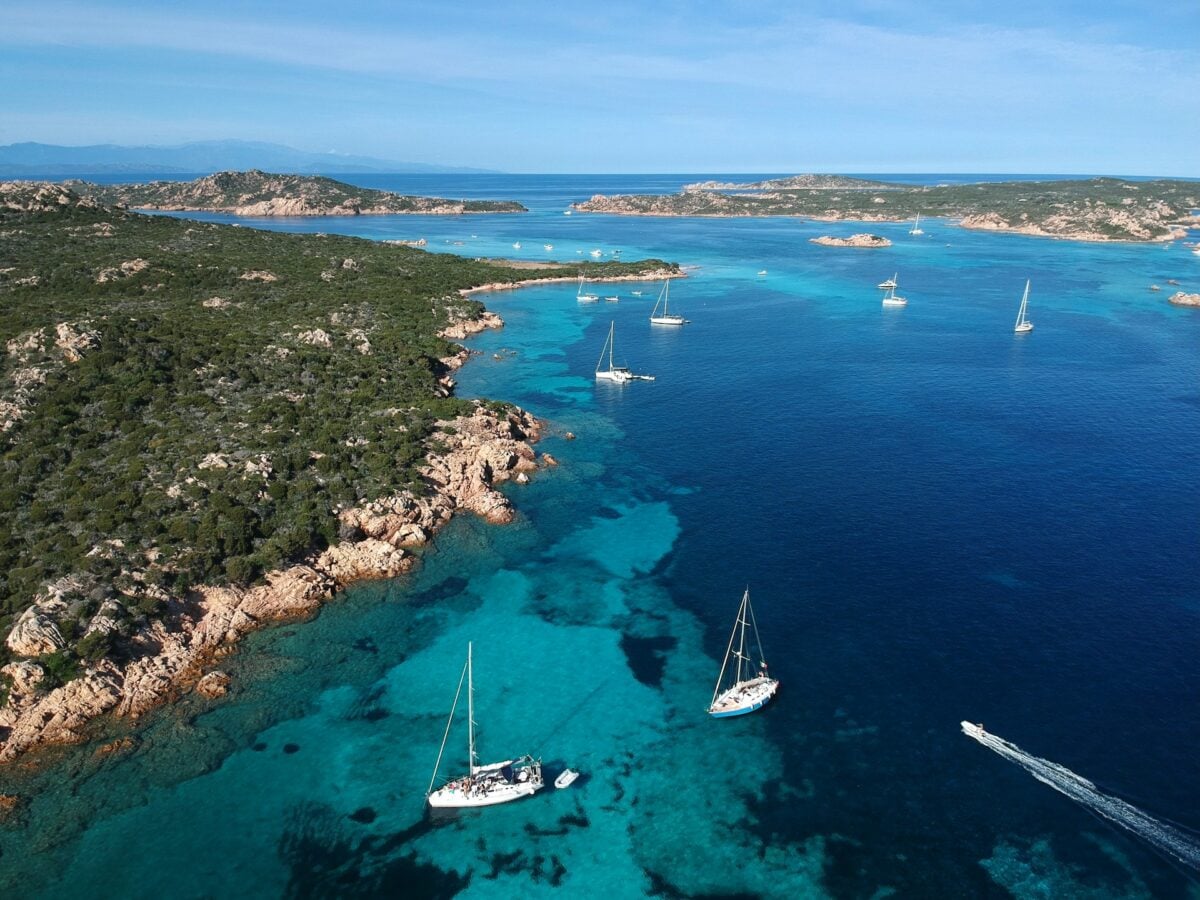 Vacanze a luglio in Italia: 5 destinazioni da visitare tra mare, montagna e borghi