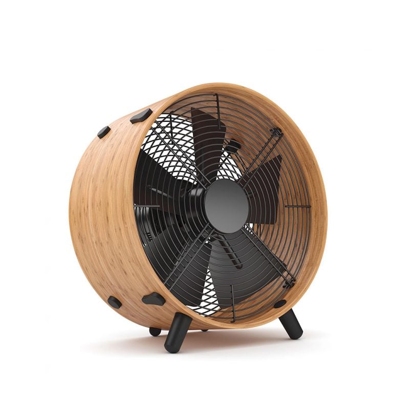 Dimentica il classico ventilatore: ecco i modelli di design che rinfrescano e arredano Dimentica il classico ventilatore: ecco i modelli di design che rinfrescano e arredano