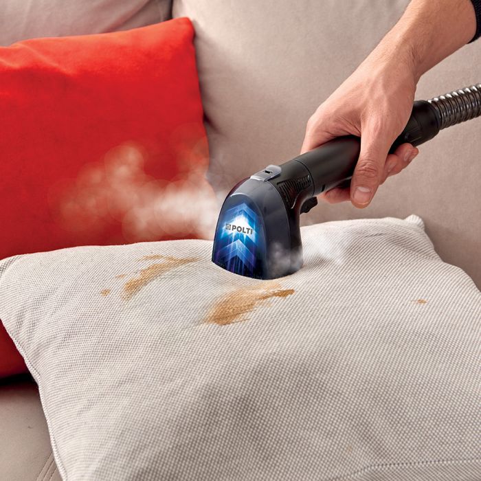 La novità Polti per dire addio alle macchie su tappeti e imbottati senza usare detergenti La novità Polti per dire addio alle macchie su tappeti e imbottati senza usare detergenti