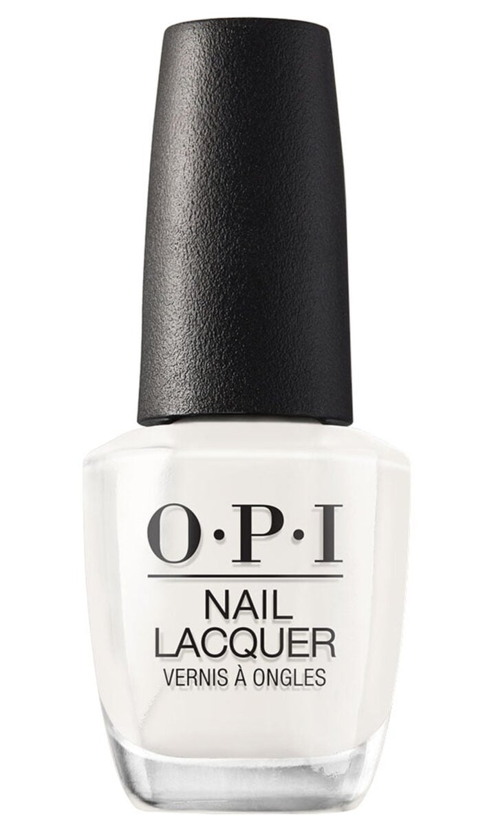 Gli smalti nude (ma non banali) per chi desidera una pedicure semplice ed elegante Gli smalti nude (ma non banali) per chi desidera una pedicure semplice ed elegante